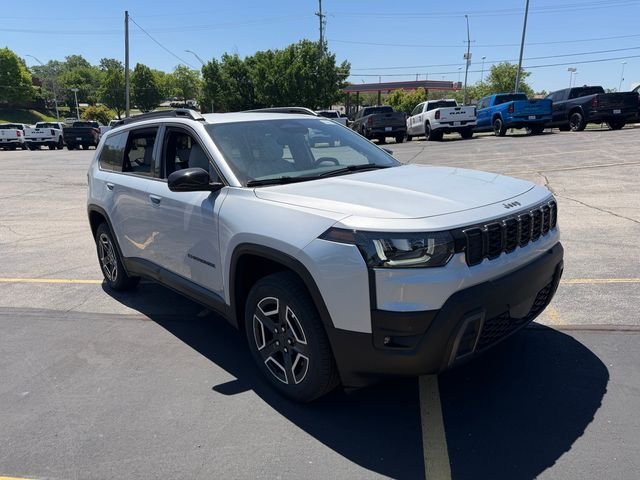 New 2026 Silver Zynith Clear-Coat Exterior Paint Jeep Limited image 4