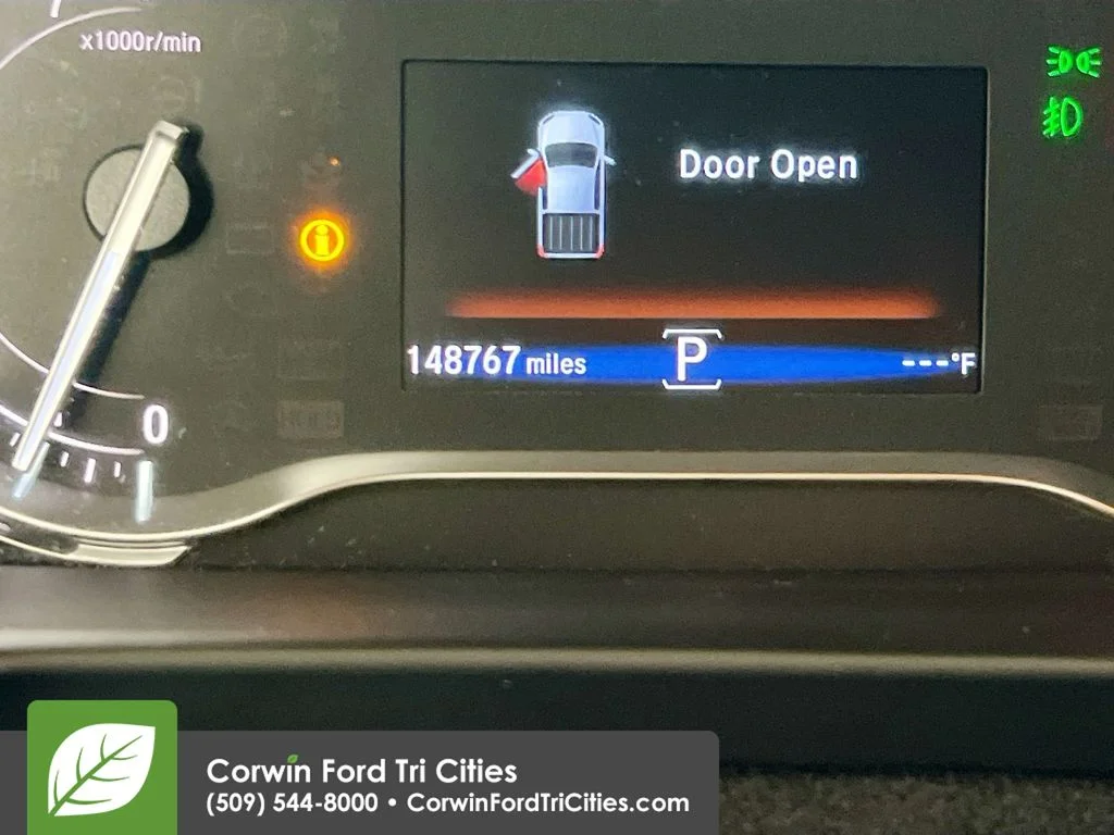Used 2017 Silver Honda RTL image 2