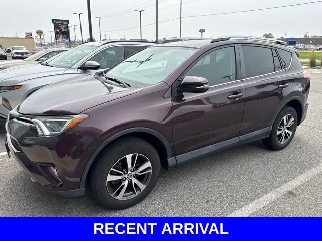 Used 2018 Black Toyota XLE image 1