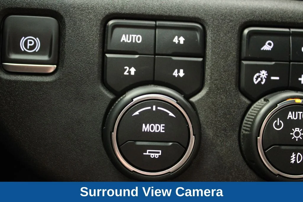 Used 2024 Pearl Chevrolet High Country image 18