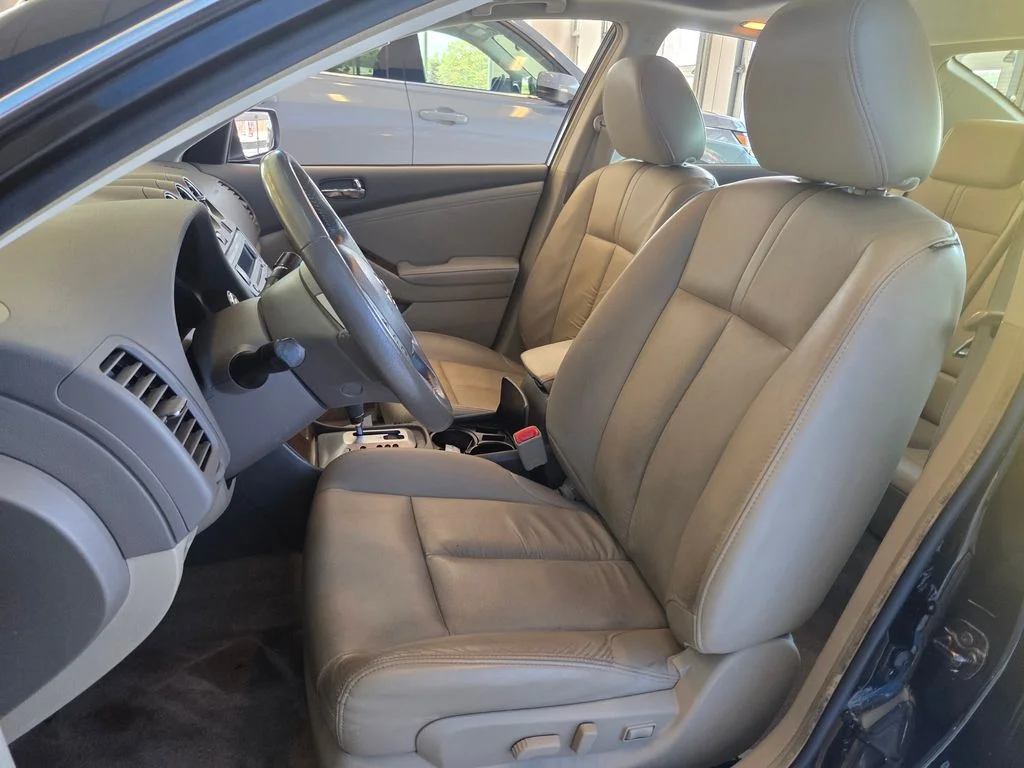 Used 2009 Super Black Nissan 2.5 SL image 15