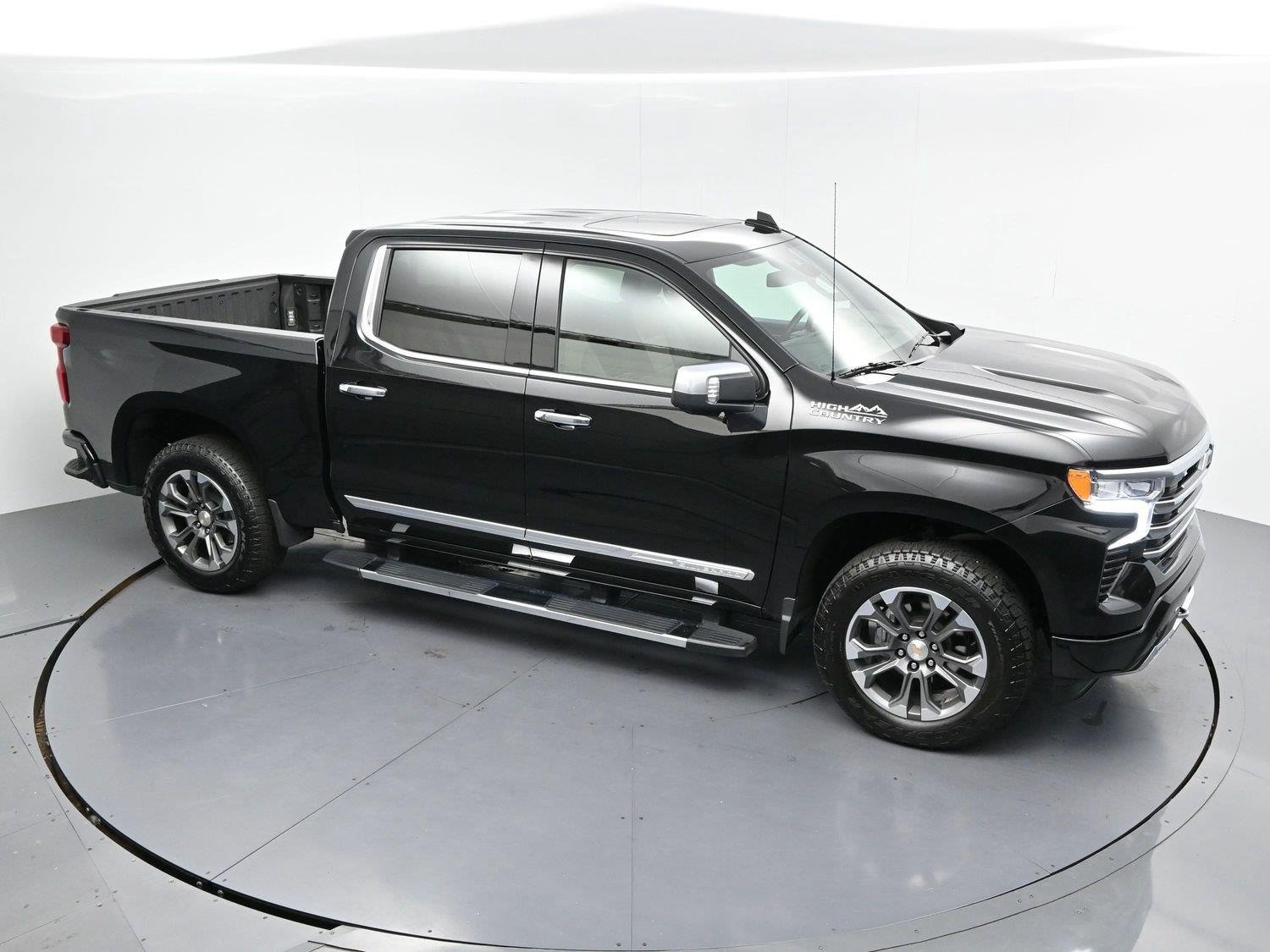 Used 2026 Black Chevrolet High Country image 36