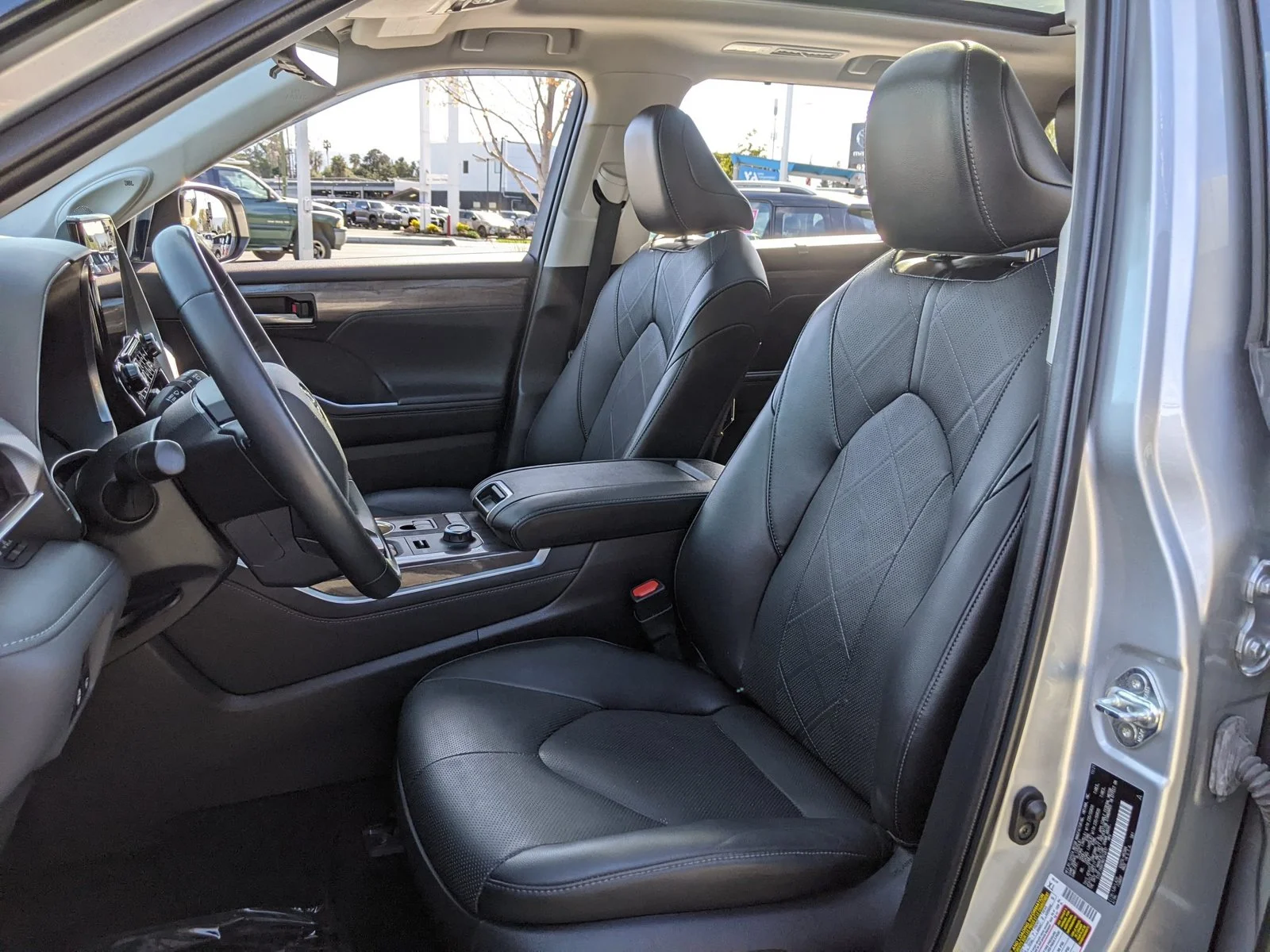 Used 2022 Celestial Silver Metallic Toyota Platinum image 17