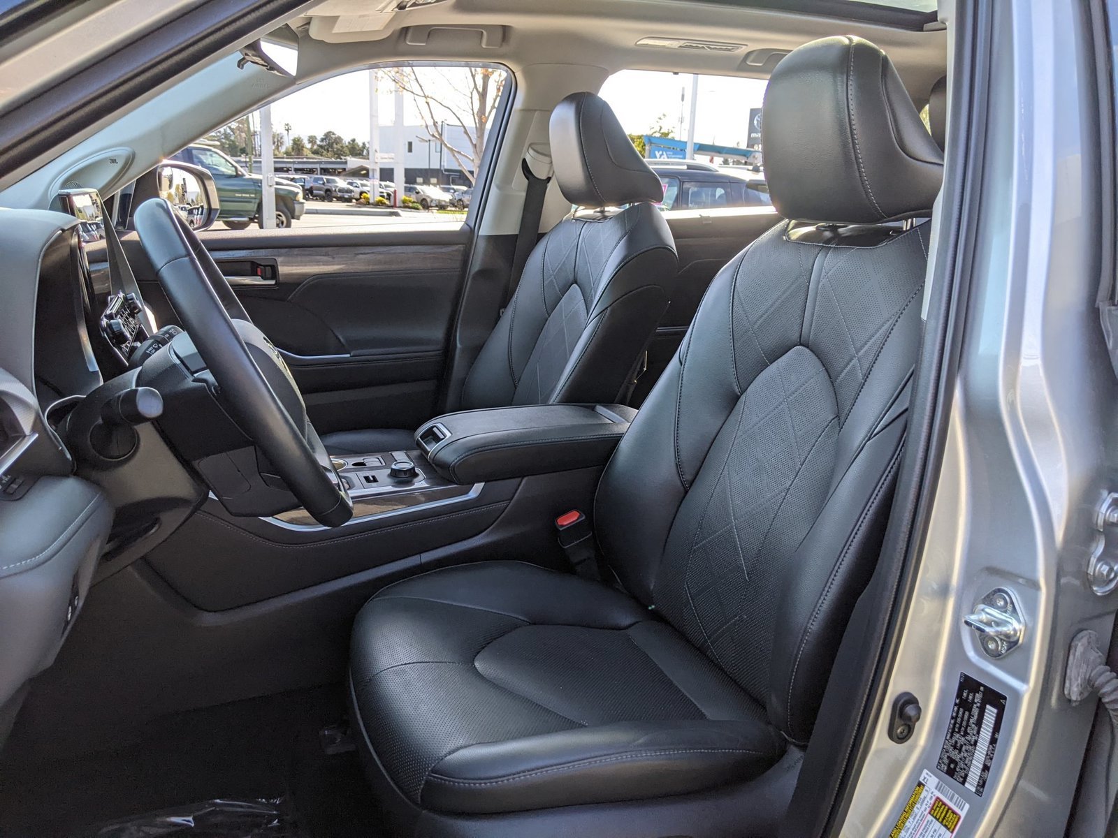 Used 2022 Celestial Silver Metallic Toyota Platinum image 17