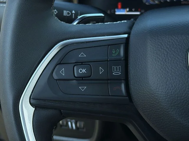 Used 2025 Black Jeep Laredo image 25