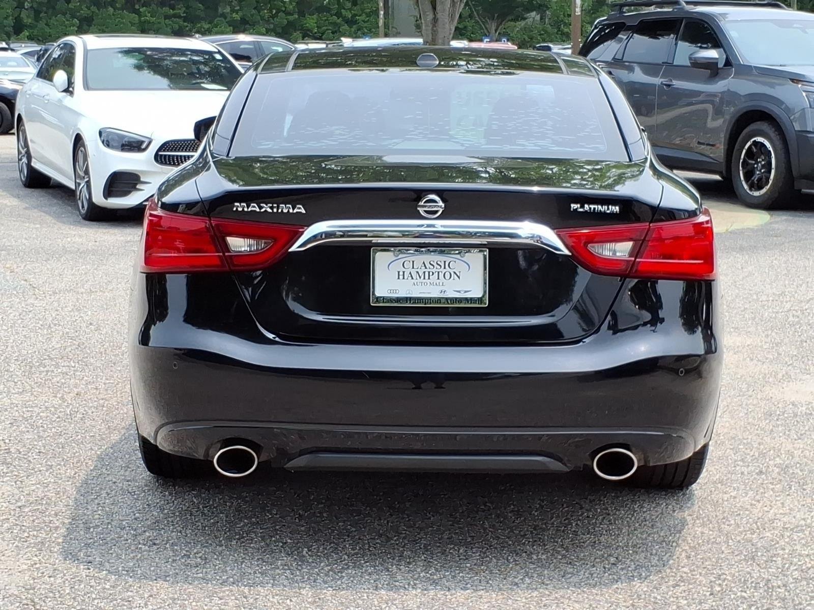 Used 2018 Super Black Nissan Platinum image 8