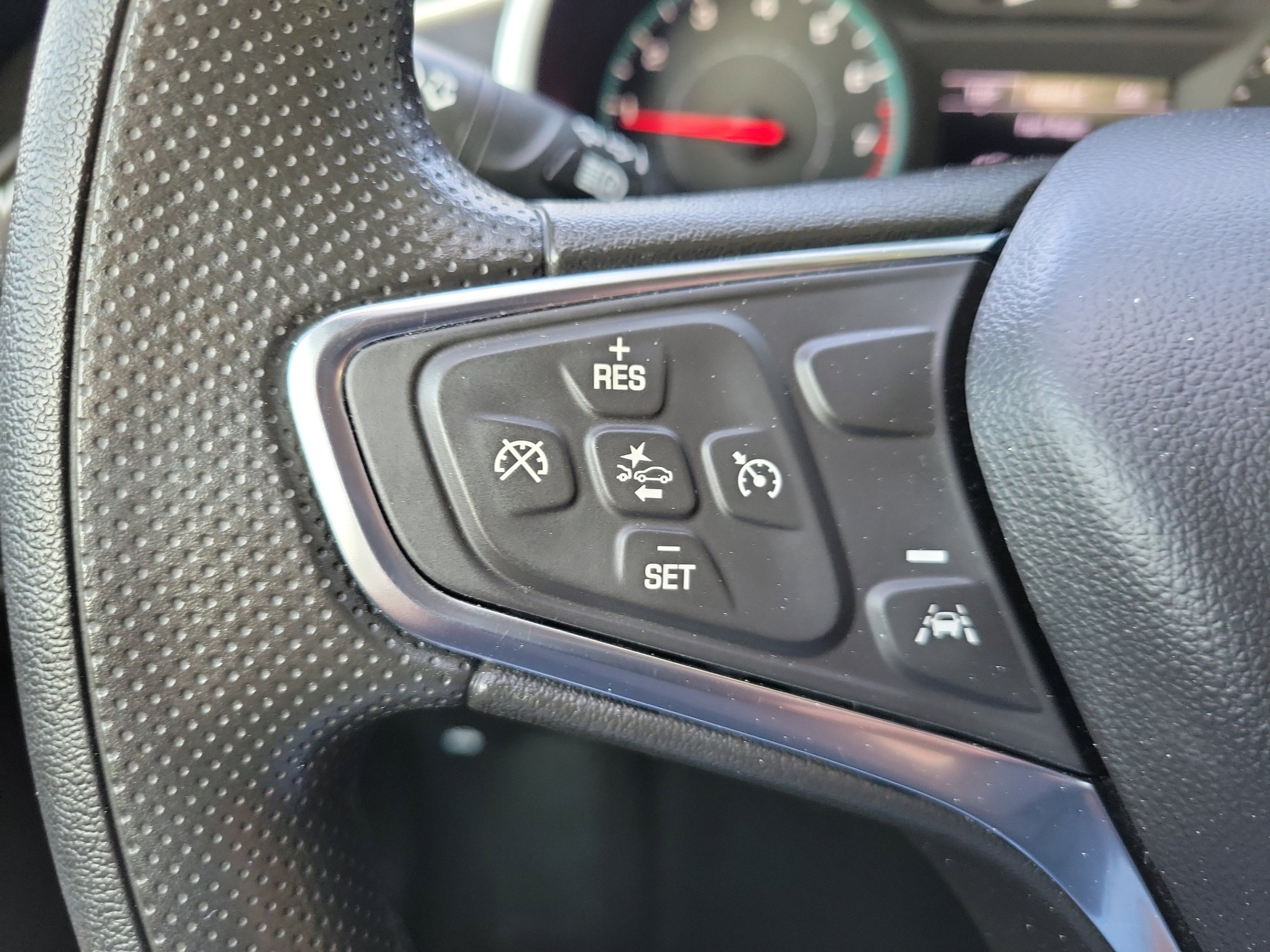 Used 2024 Summit White Chevrolet LT image 22