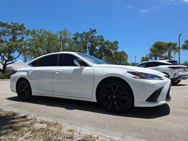 2022 Lexus ES 350 350 F SPORT's photo