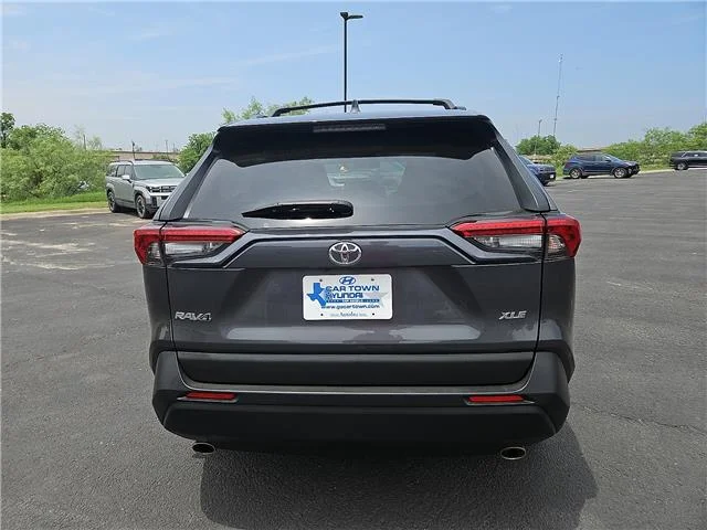 Used 2024 Gray Toyota XLE Front-Wheel Drive image 4