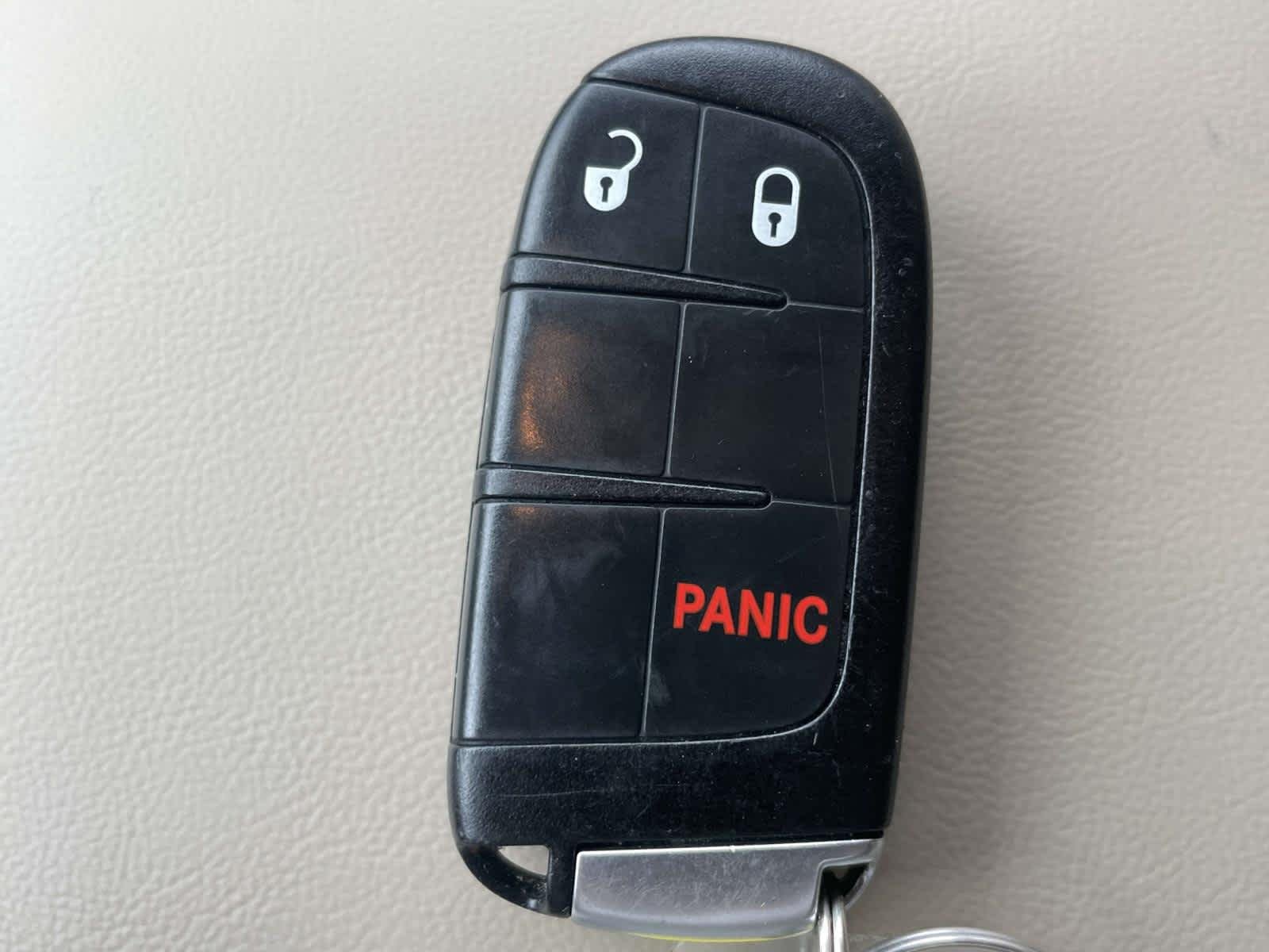 Used 2014 Cashmere Pearlcoat Jeep Laredo image 4