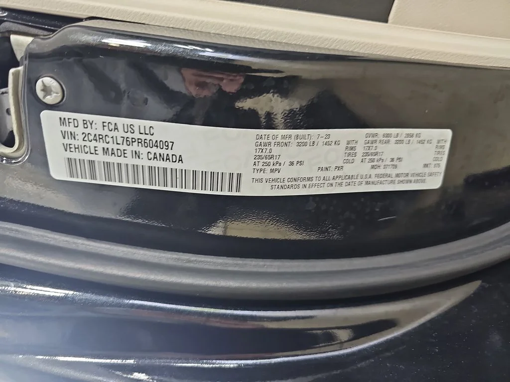 2023 Chrysler Pacifica Hybrid Touring L - Photo 42