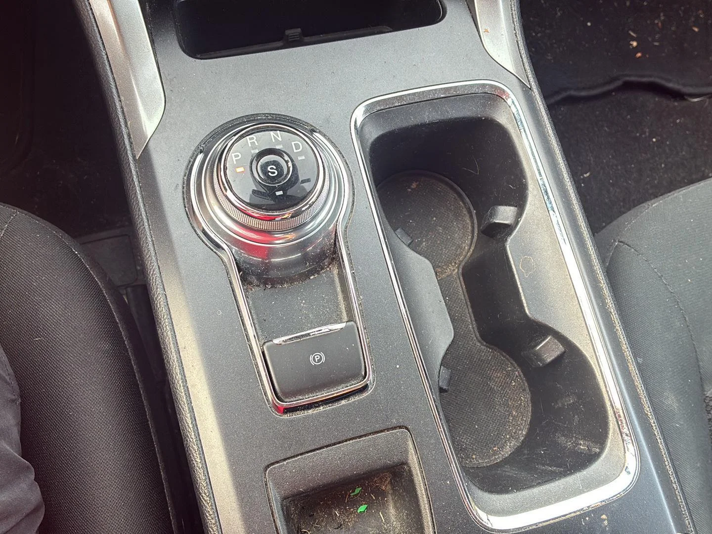 Used 2020 Magnetic Ford SE image 6