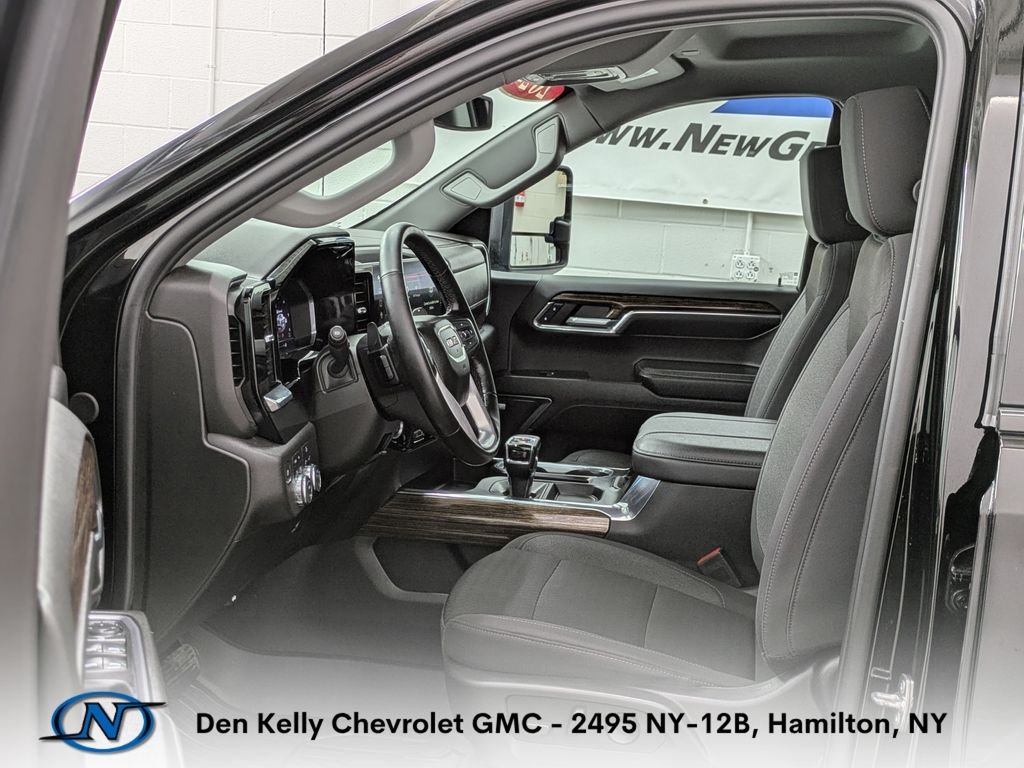 Used 2024 Black GMC Elevation image 4