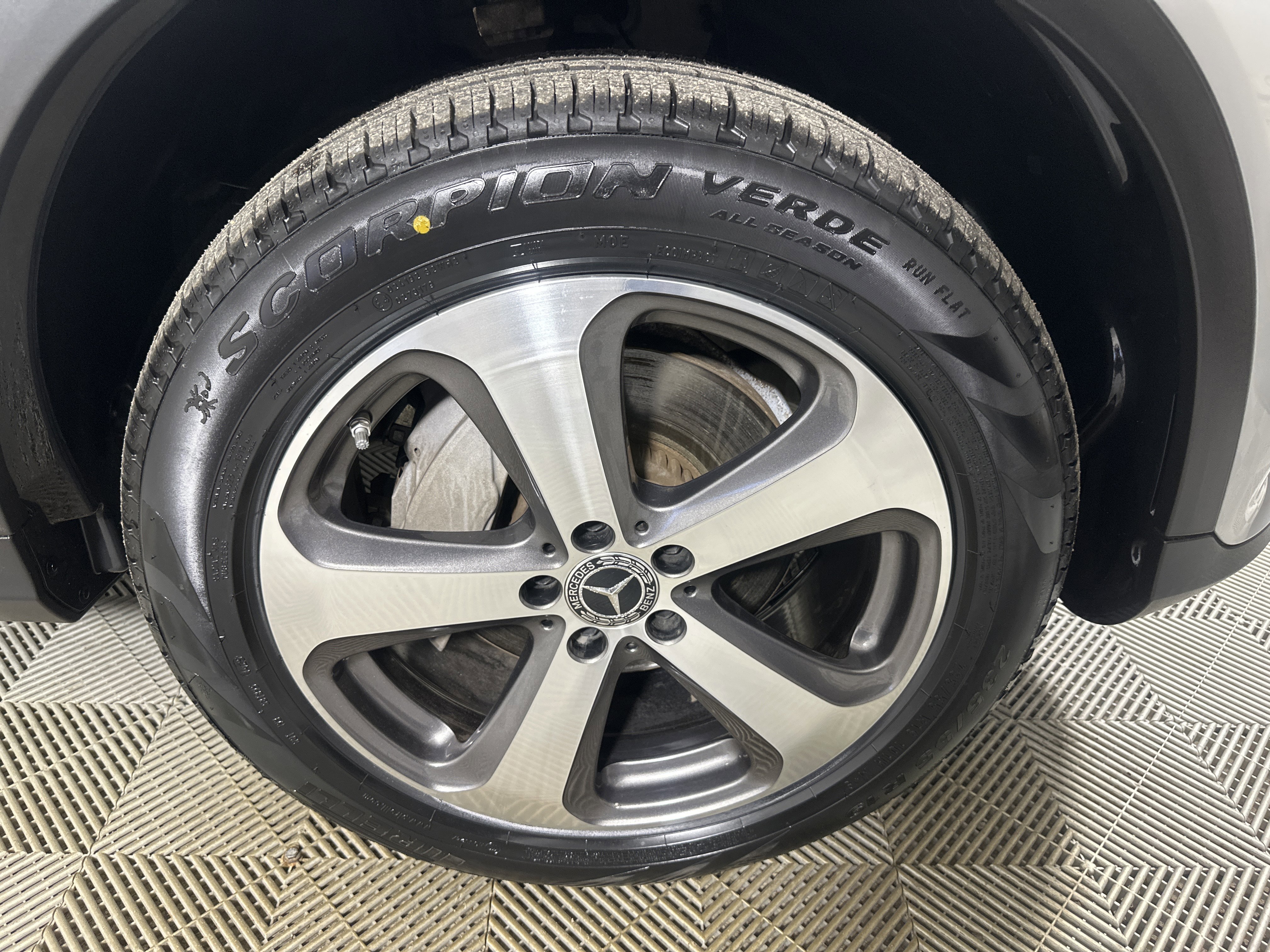 Used 2018 White Mercedes-Benz GLC 300 image 25