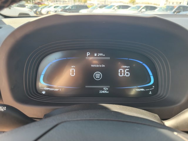 Used 2025 Gray Hyundai SEL image 29