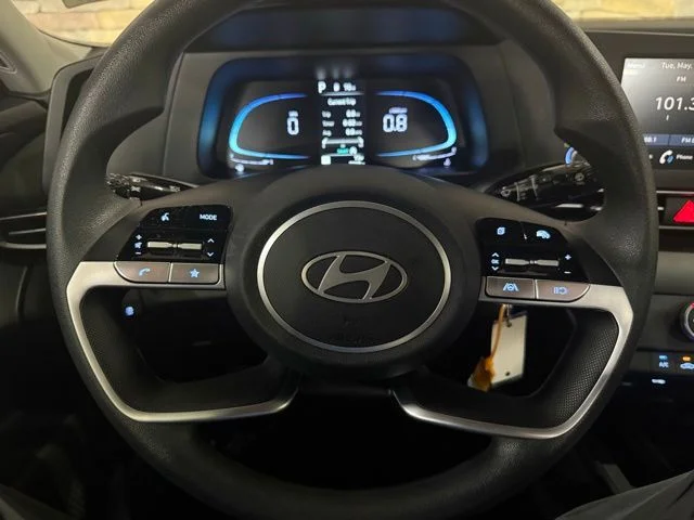 New 2026 White Hyundai SE image 11