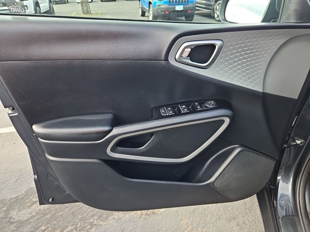 Used 2022 Gravity Gray Kia LX image 9