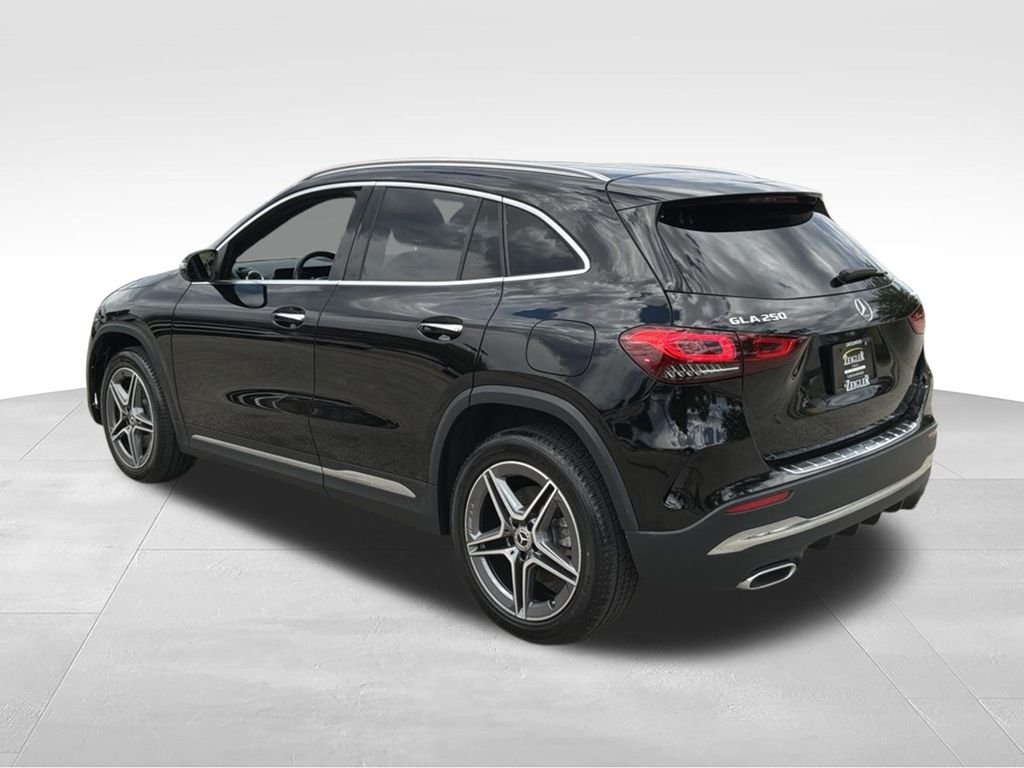 Used 2023  Mercedes-Benz GLA 250 image 4