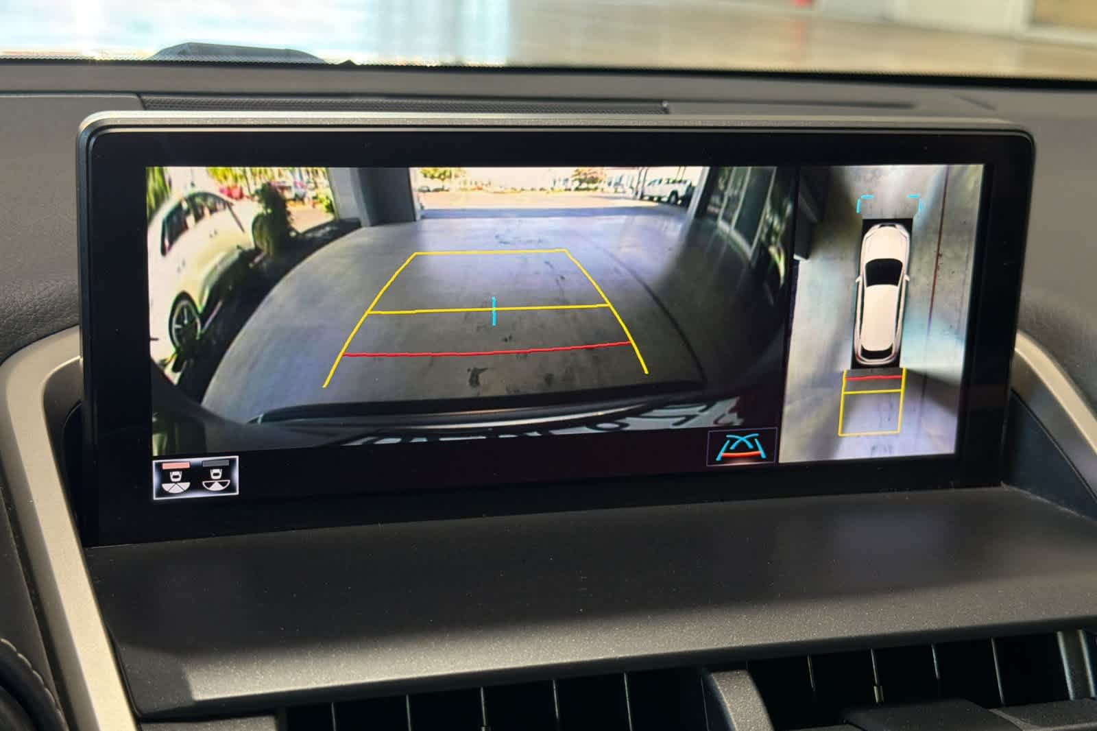 Used 2020 Atomic Silver Lexus  image 22