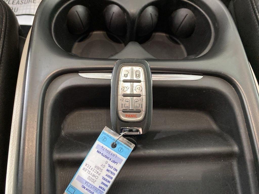 Used 2020 Crystal Metallic Chrysler Touring L image 7