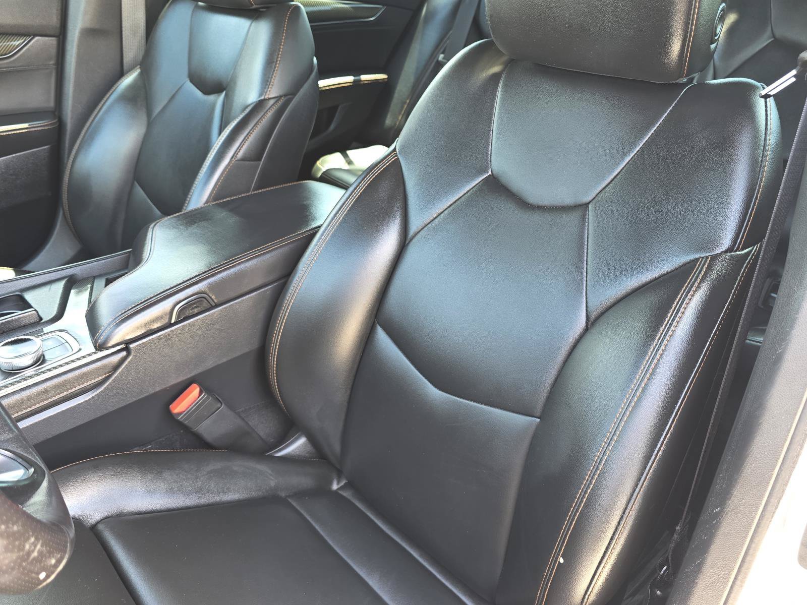 Used 2021 SUMMIT WHITE Cadillac Sport image 17