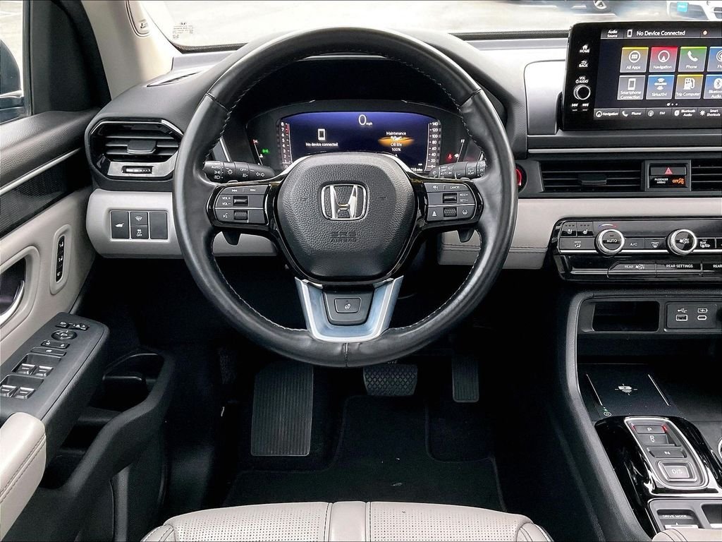 Used 2023 Lunar Silver Metallic Honda Elite image 17