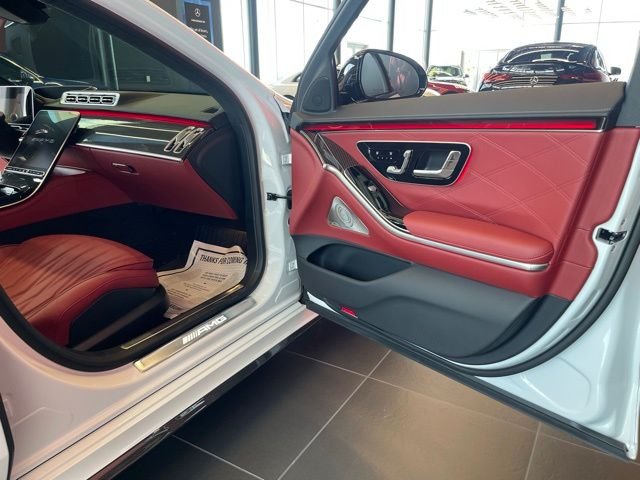 2025 Mercedes-Benz S-Class S 63 - Photo 32