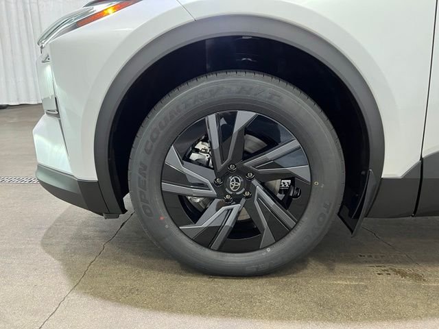New 2026 Wind Chill Pearl <sup>1</sup> Toyota  SE image 24
