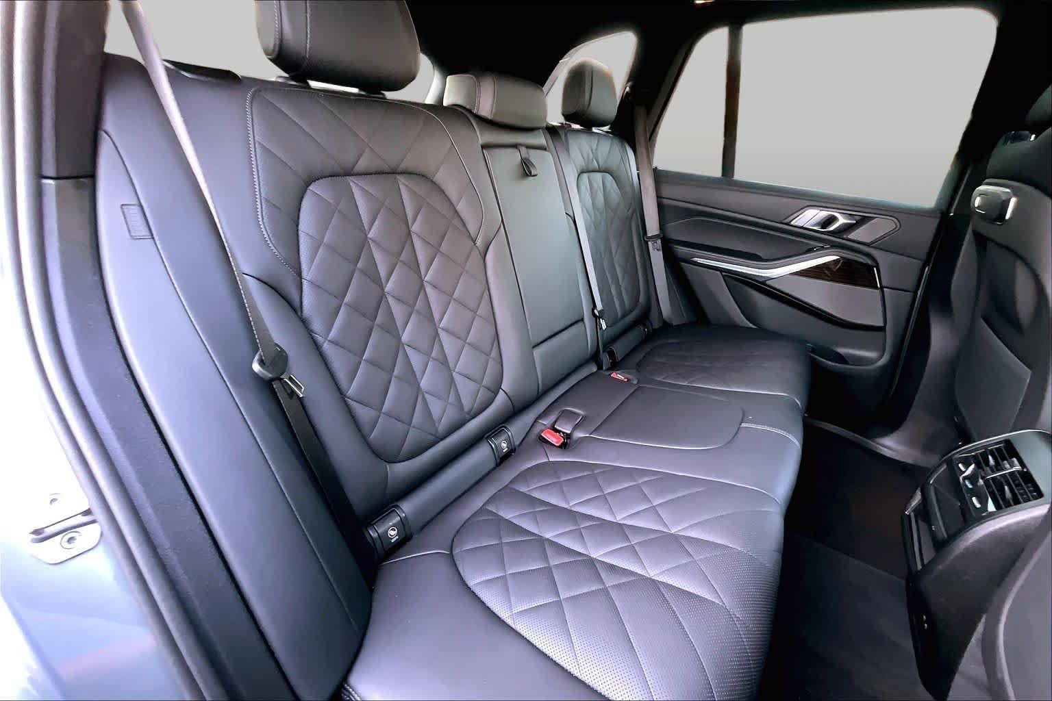 Used 2026  BMW xDrive40i image 21