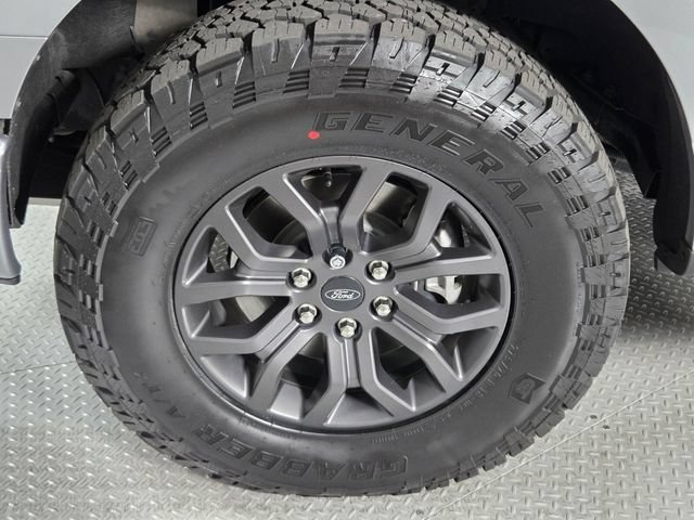 Used 2022 Silver Ford XL image 9