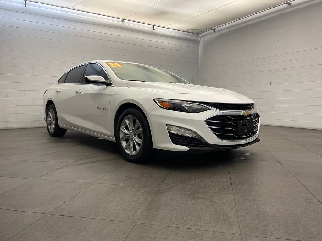 Used 2024 White Chevrolet LT 1LT image 5