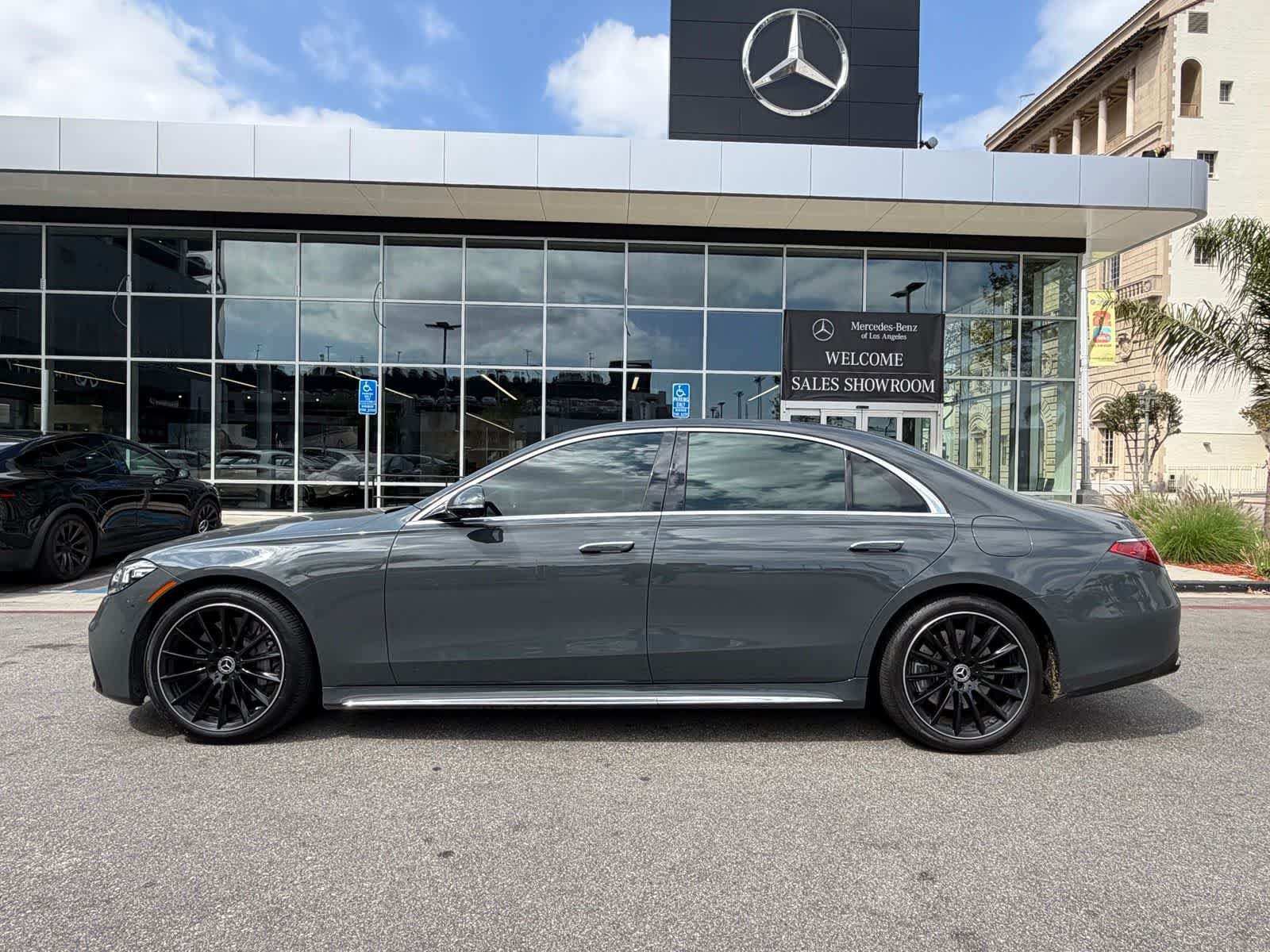 Certified Used 2023 MANUFAKTUR Graphite Grey Solid Mercedes-Benz S 580e image 2