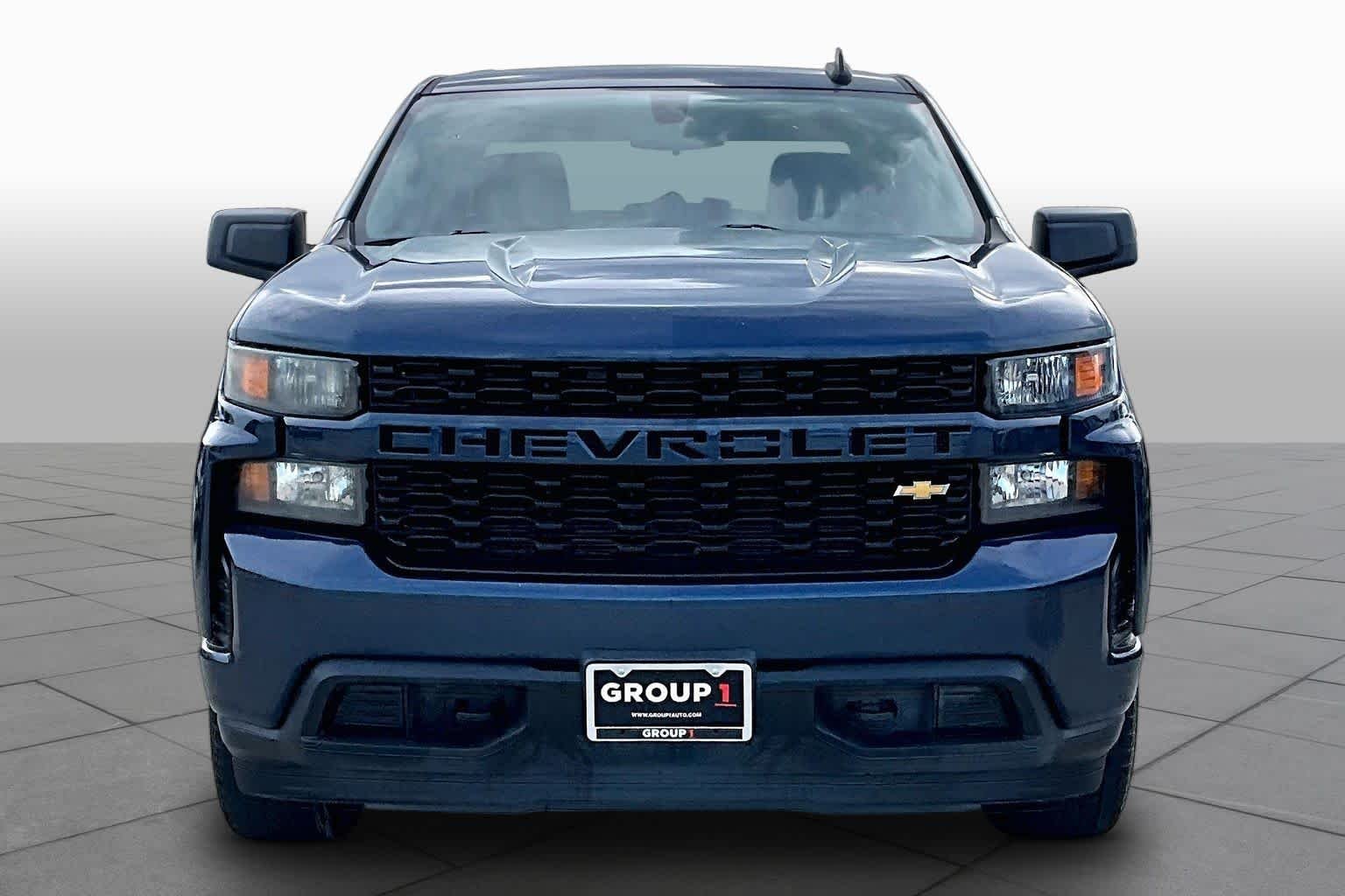 Used 2019 Northsky Blue Metallic Chevrolet Custom image 4