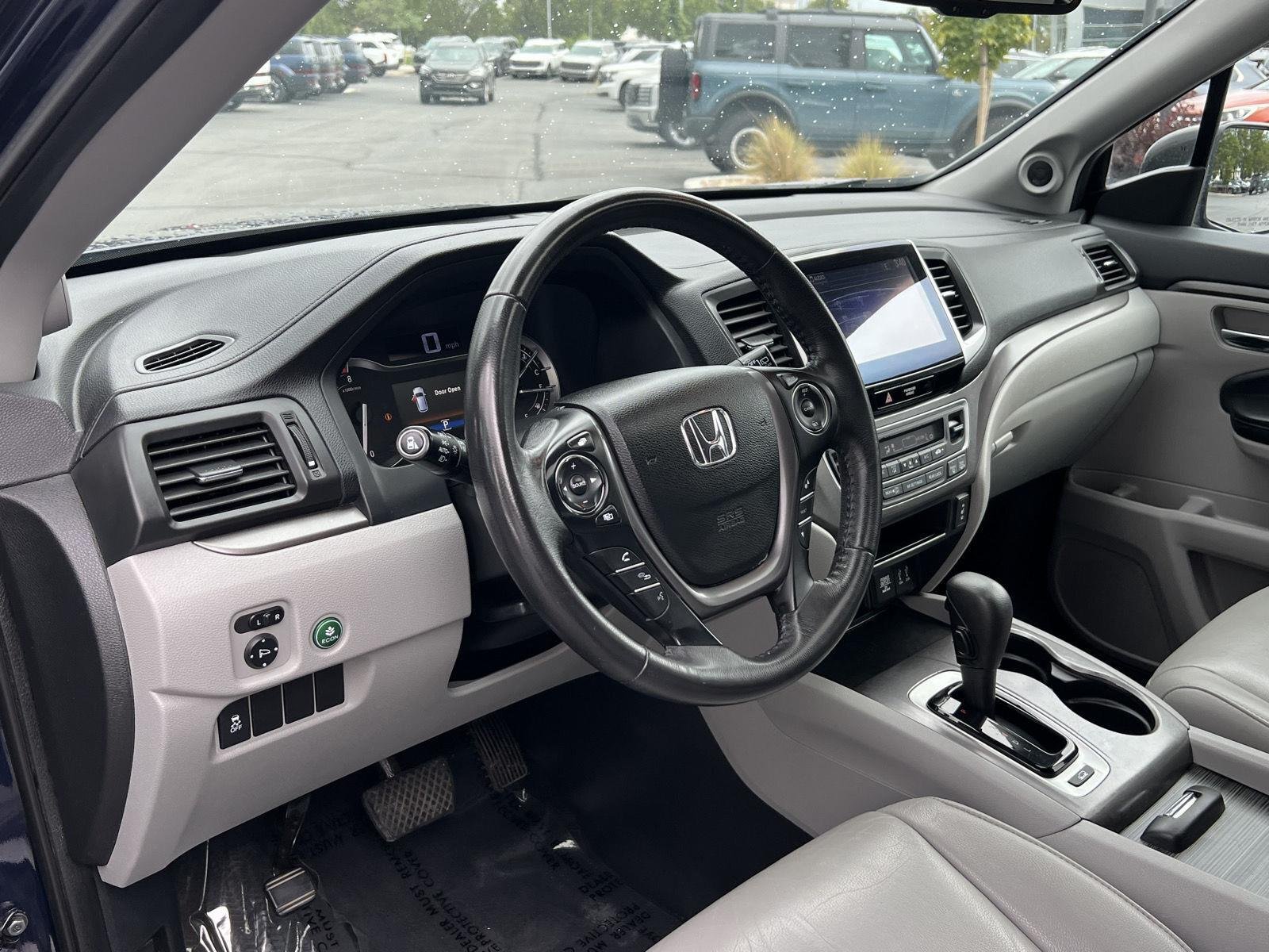 Used 2016 Blue Honda EX-L image 30