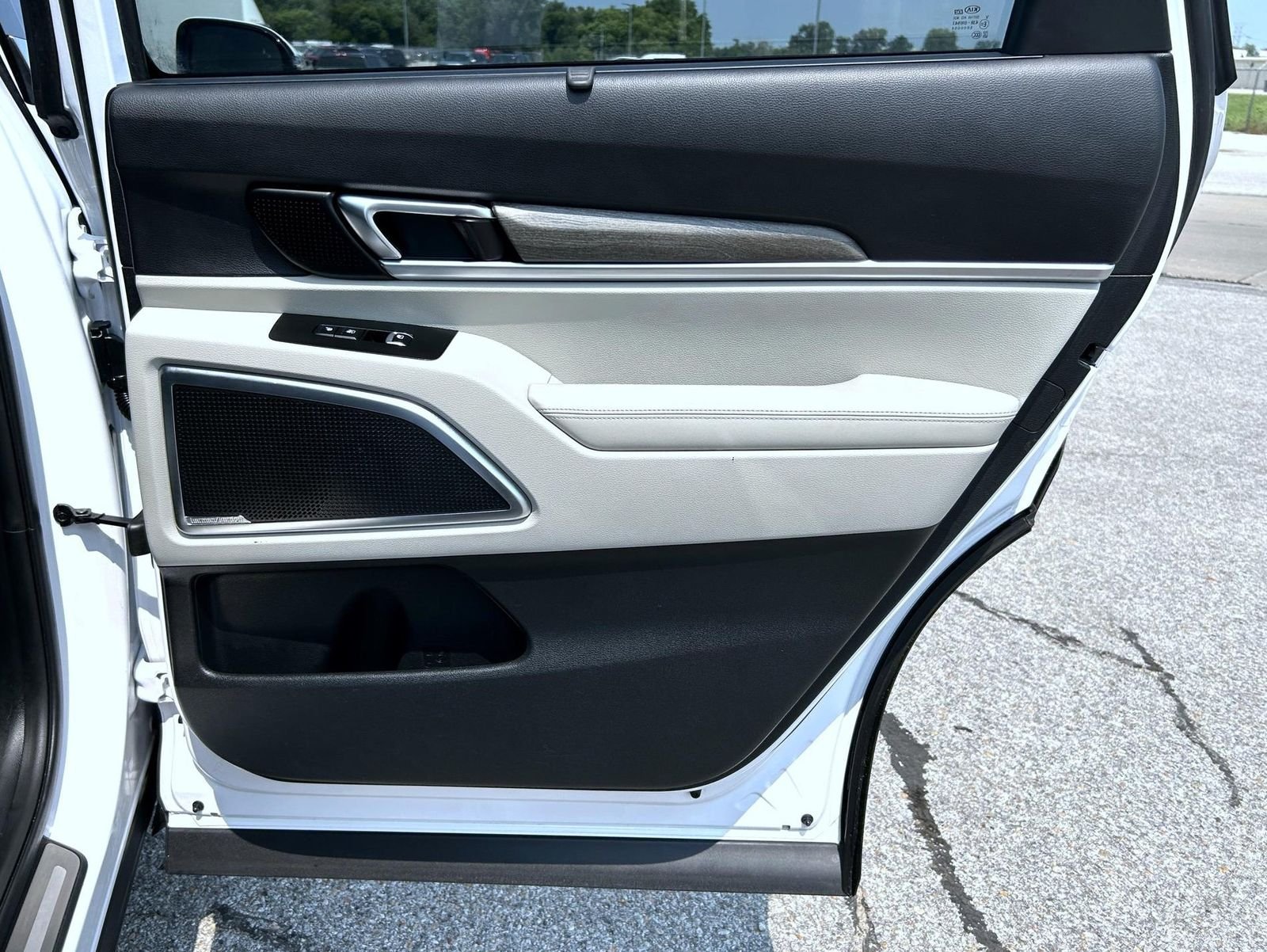 Used 2021 White Kia SX image 18