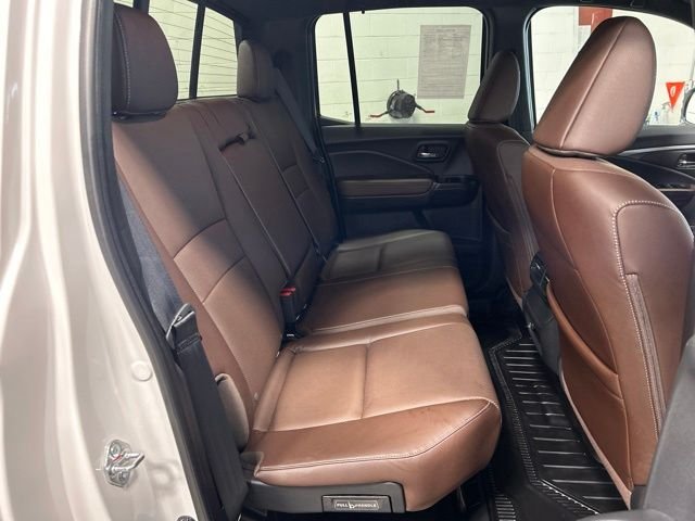 Certified Used 2025 Platinum White Pearl Honda RTL image 20