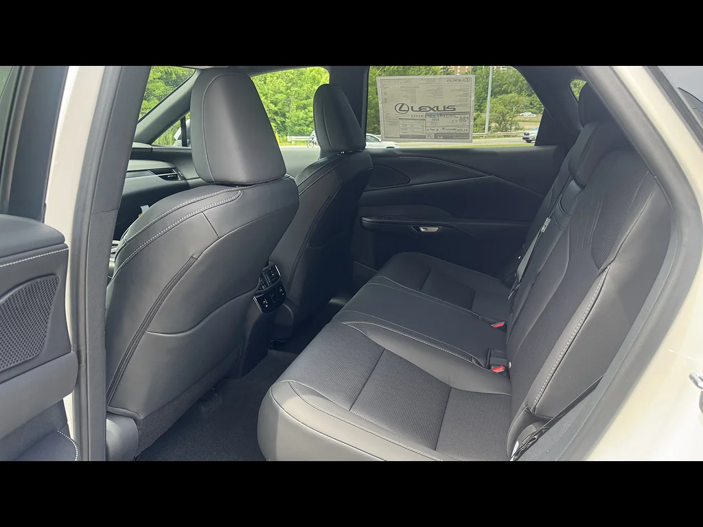 New 2026 Eminent White Pearl Lexus Premium+ image 10