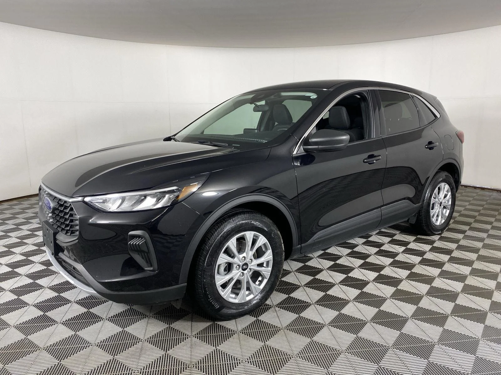 Used 2023 Agate Black Ford Active image 6