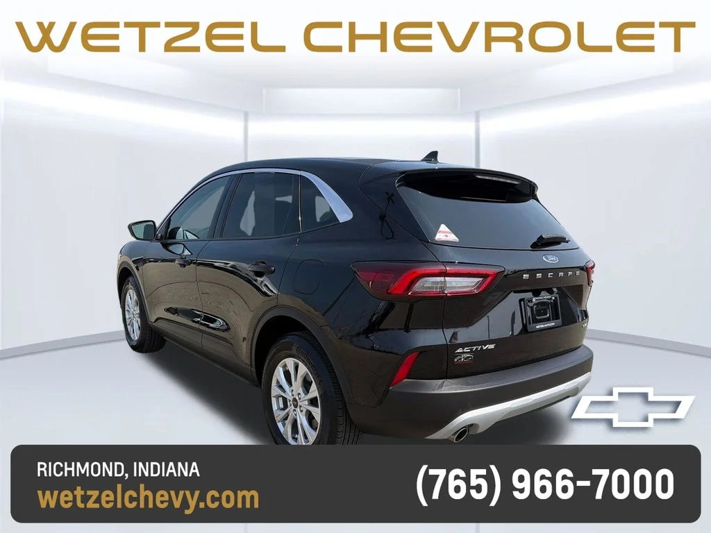Used 2023 Black Ford Active image 5
