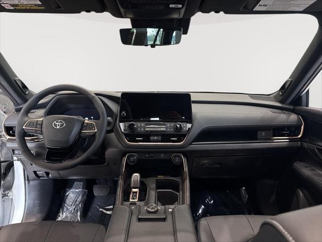 Certified Used 2026 PLATINUM WHITE PEARL MC. Toyota  image 22