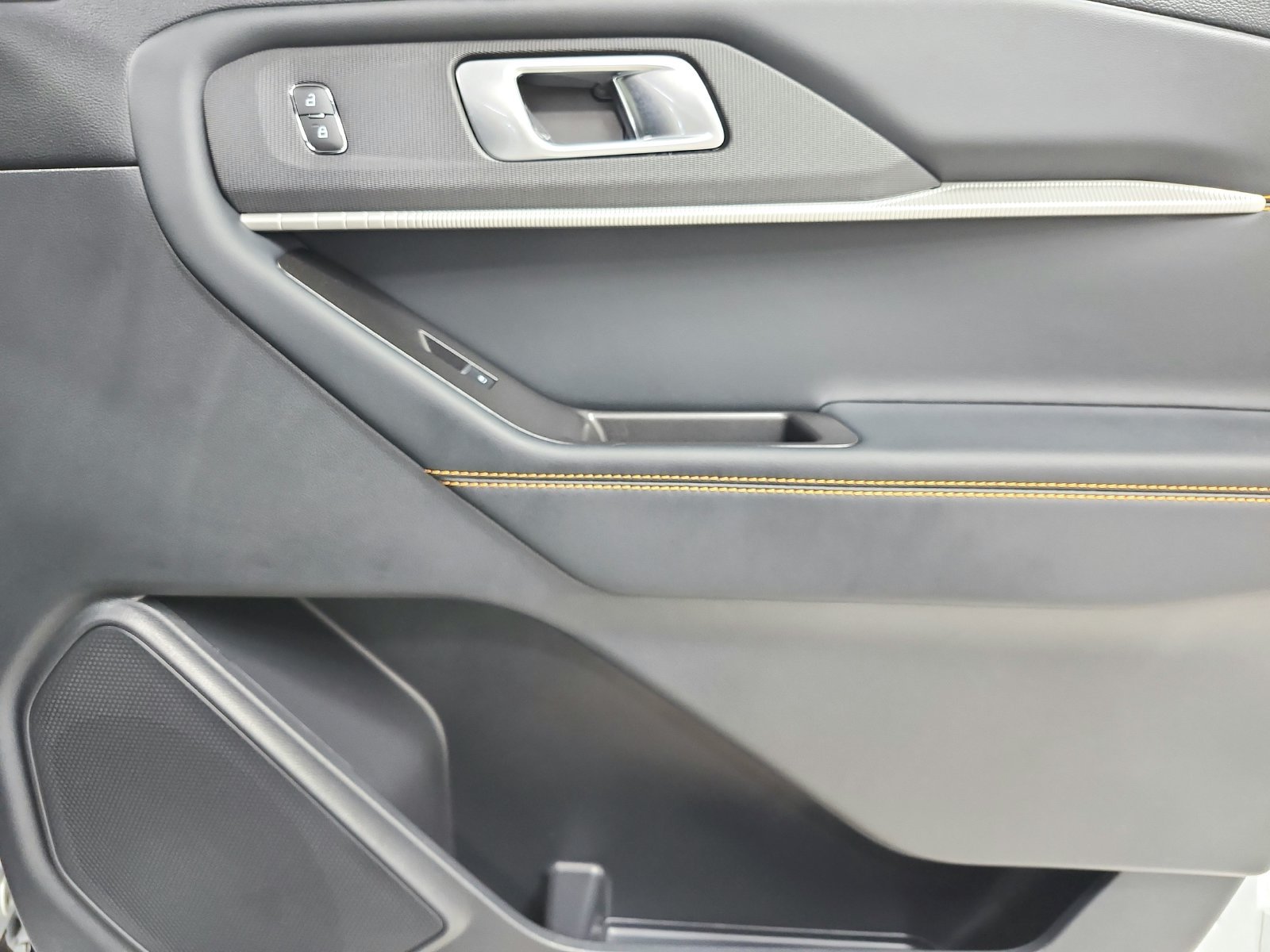 New 2026 Space White Metallic Ford Tremor® image 41