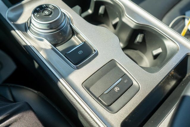 Used 2023 Green Ford SEL image 28