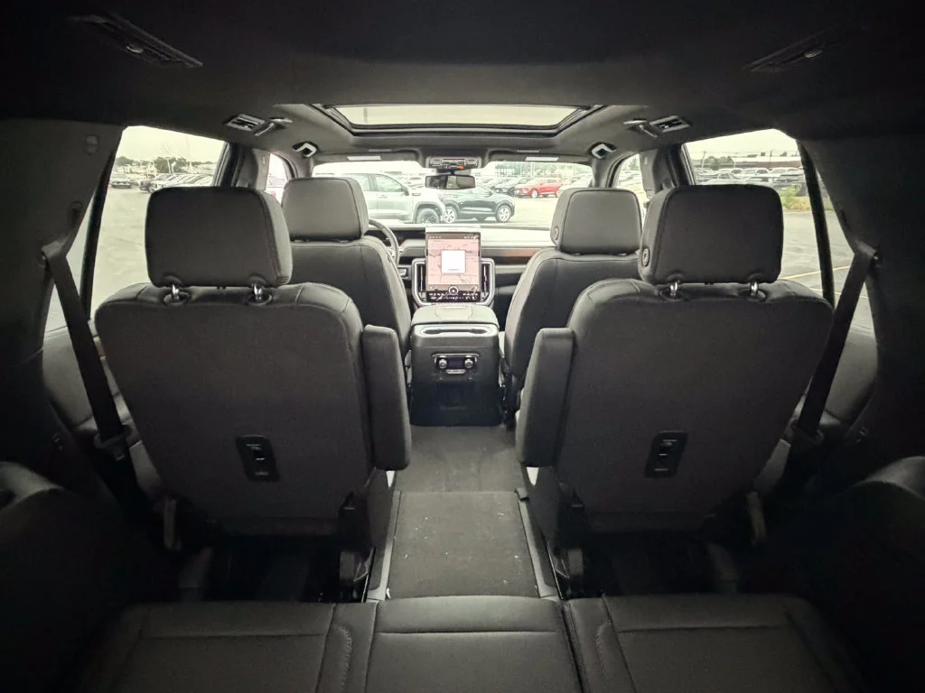 2026 GMC Yukon Denali - Photo 11
