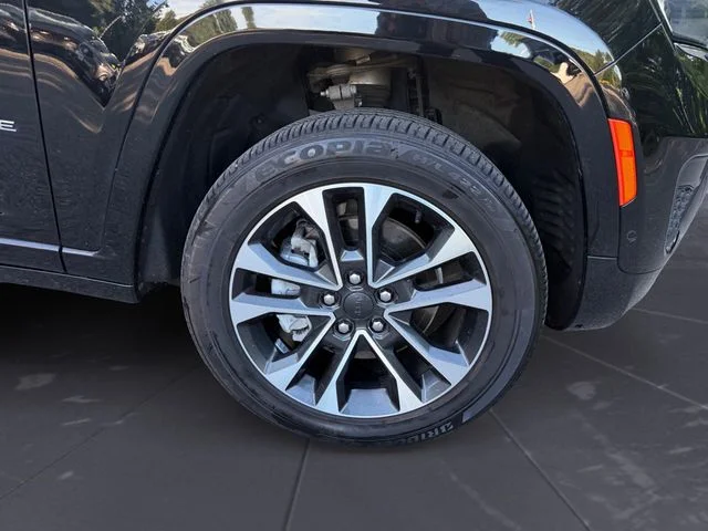 Used 2021 Diamond Black Crystal Pearlcoat Jeep Overland image 45