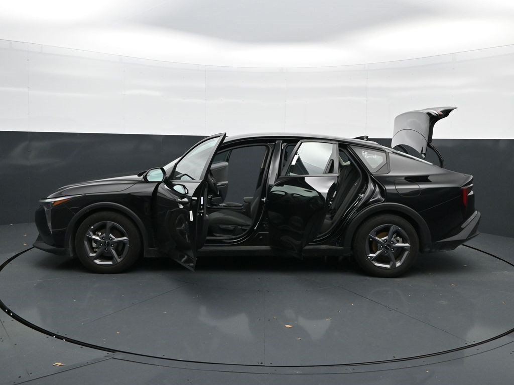 Used 2025 Aurora Black Pearl Kia LXS image 43