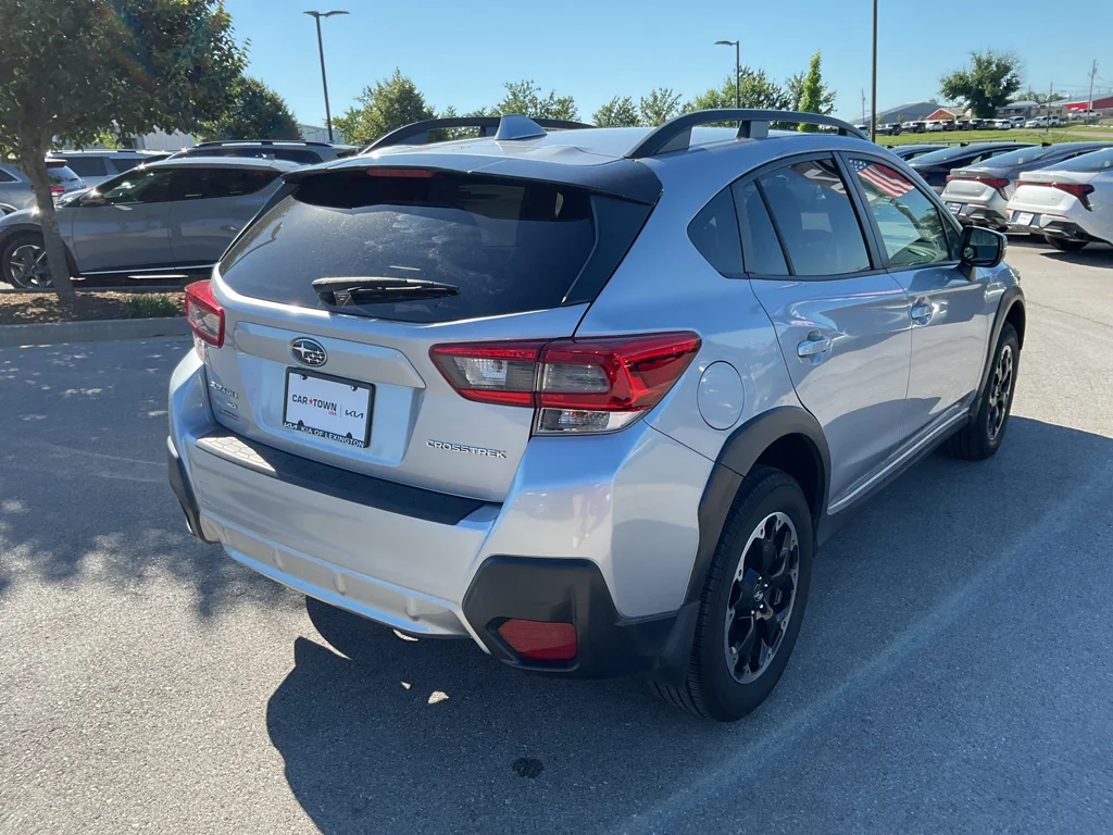 Used 2021 Ice Silver Metallic Subaru Premium image 10