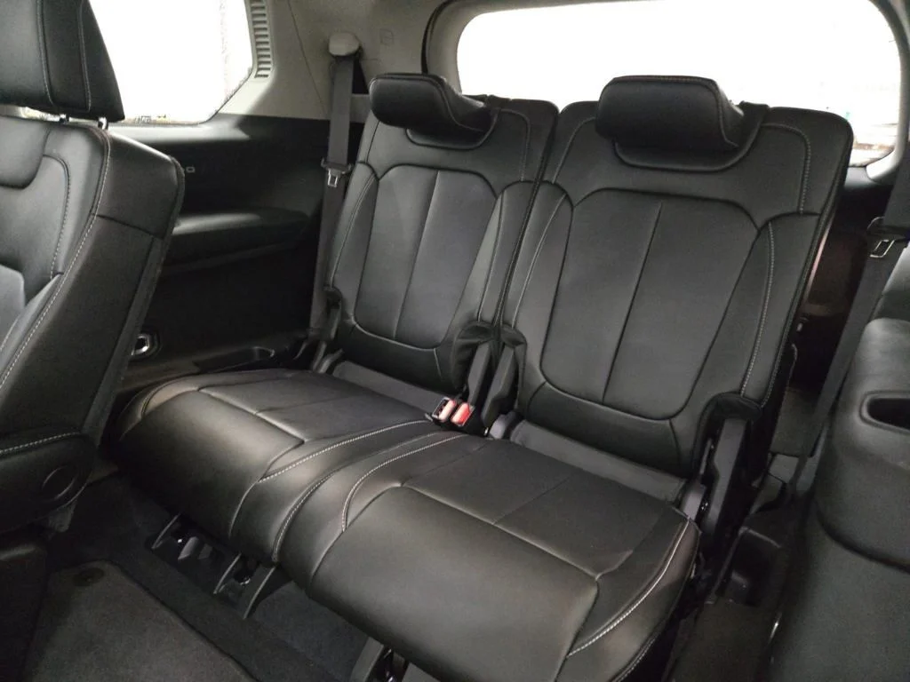 Used 2023 White Jeep Limited image 12