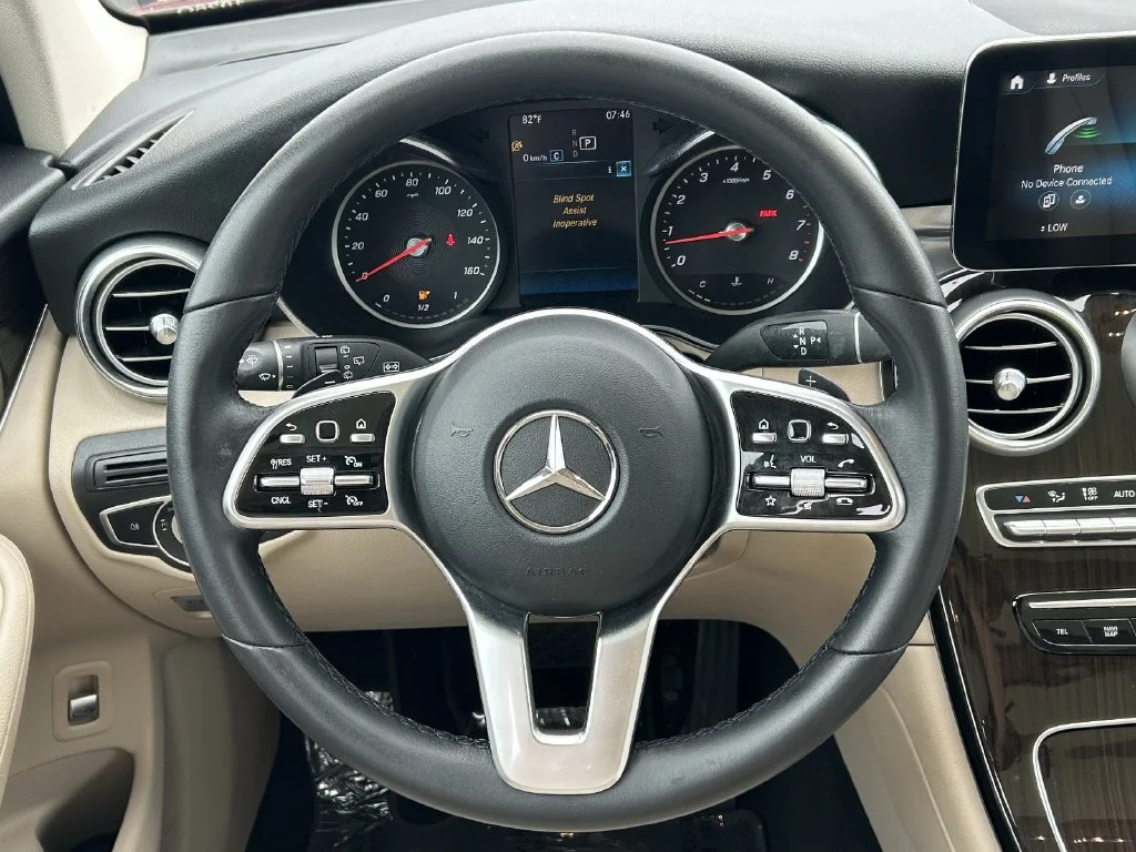 Used 2021 designo Cardinal Red Metallic Mercedes-Benz GLC 300 image 16