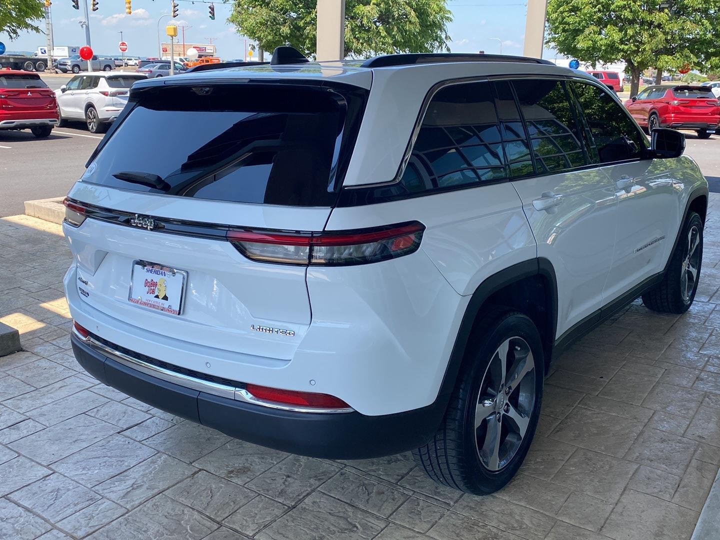 Used 2023 Bright White Clearcoat Jeep Limited image 7