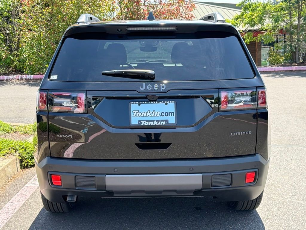 New 2026 Diamond Black Crystal Pearl-Coat Exterior Paint Jeep Limited image 6